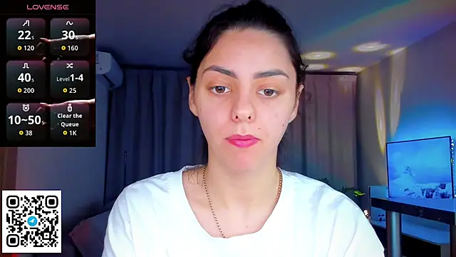 Snapshot of EmiliaZen chatting on April 17, 2026, 4:43 pm EmiliaZen online show from April 17, 2026, 4:43 pm
