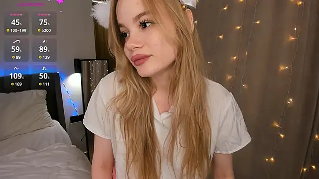 Snapshot of CrystaIMaiden chatting on March 8, 2025, 6:05 pm CrystaIMaiden online show from March 8, 2025, 6:05 pm