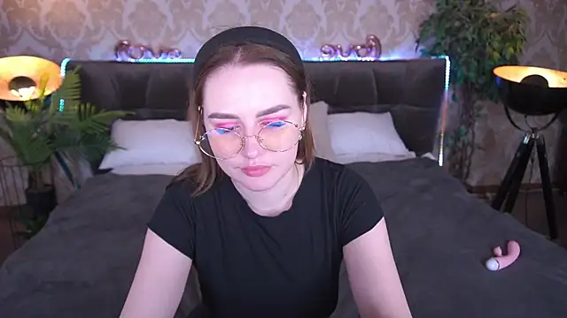 Snapshot of DivineJass chatting on February 24, 2025, 8:47 pm DivineJass online show from February 24, 2025, 8:47 pm