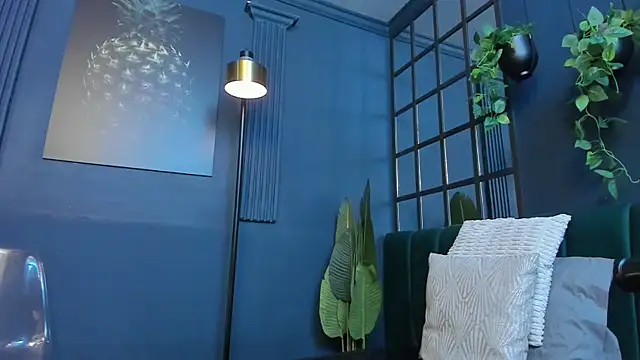 scarlet edwars online show from February 27, 2026, 7:03 pm