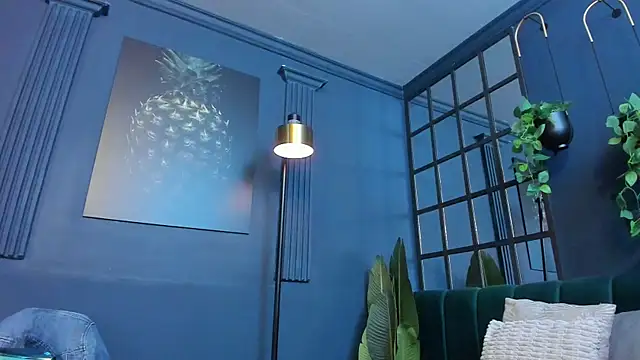 scarlet edwars online show from February 25, 2026, 7:25 pm