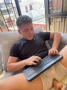 Snapshot of Angel_Montiell chatting on February 27, 2026, 5:13 pm Angel Montiell online show from February 27, 2026, 5:13 pm