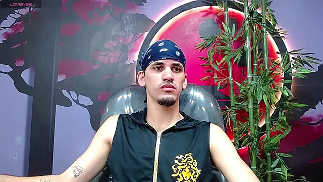 Dirty Kingg online show from November 24, 2025, 7:58 pm