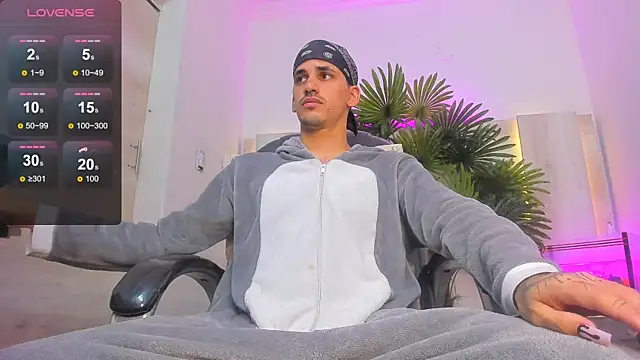 Dirty Kingg online show from October 16, 2025, 8:06 pm