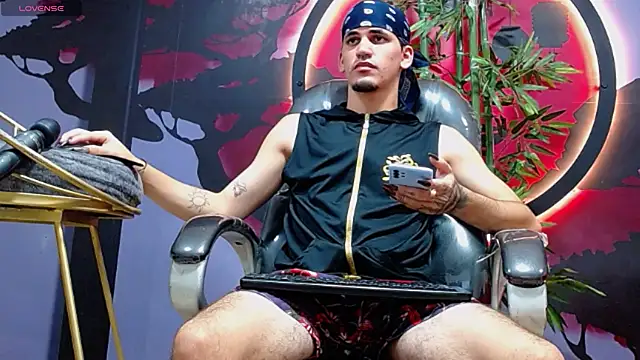 Dirty Kingg online show from November 14, 2025, 8:45 pm