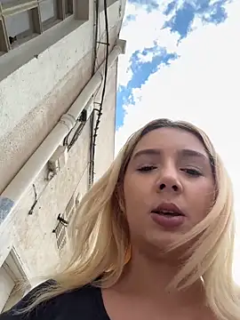 hotamanda01 online show from March 1, 2026, 11:32 am