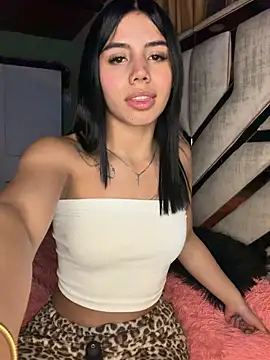 Laura-Khalifa online show from February 5, 2026, 7:26 am