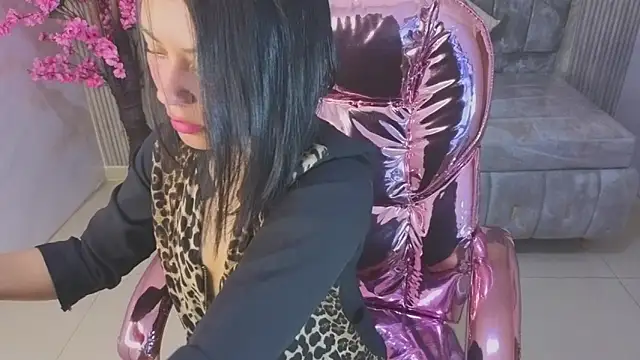 salome stockman s online show from December 15, 2025, 12:55 pm