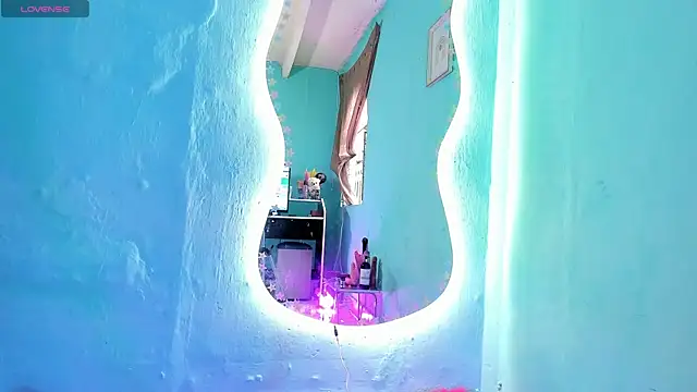 Abbiee 8 online show from March 14, 2025, 4:09 pm