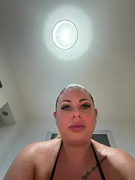 Snapshot of GemaJBusty chatting on August 4, 2026, 9:52 pm GemaJBusty online show from August 4, 2026, 9:52 pm