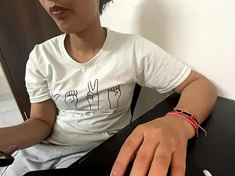 Angelshivani online show from November 10, 2025, 4:39 am