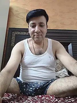 innocentboy1987 online show from June 12, 2026, 4:38 pm