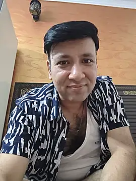 innocentboy1987 online show from June 15, 2026, 4:28 pm