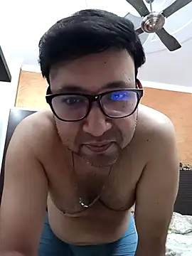 innocentboy1987 online show from March 15, 2025, 8:04 am