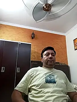 innocentboy1987 online show from October 4, 2025, 7:43 am