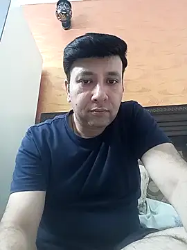 innocentboy1987 online show from May 16, 2026, 6:34 am