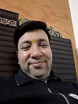 innocentboy1987 online show from February 13, 2026, 5:29 am