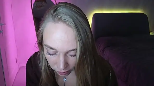 Snapshot of Engel_13 chatting on November 7, 2025, 6:01 pm Engel 13 online show from November 7, 2025, 6:01 pm