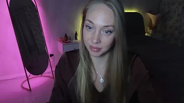 Snapshot of Engel_13 chatting on November 10, 2025, 6:46 pm Engel 13 online show from November 10, 2025, 6:46 pm