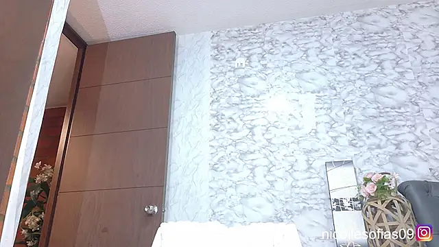 nicollesofia2 online show from July 1, 2026, 4:13 am