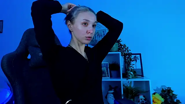 PhilippaAdamas online show from February 12, 2025, 2:43 pm