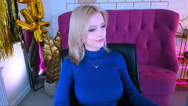 Snapshot of LeonaStane chatting on October 24, 2025, 5:01 pm LeonaStane online show from October 24, 2025, 5:01 pm