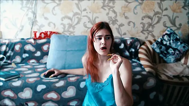 JennyStormy online show from November 26, 2025, 10:59 am