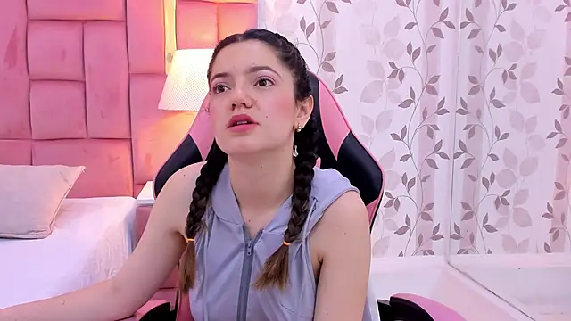 ArianaFranco online show from September 24, 2025, 1:17 pm