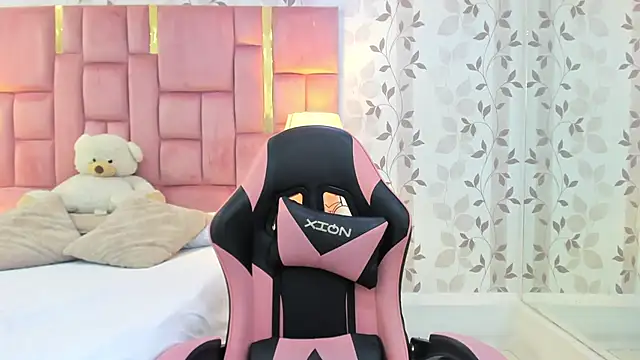 ArianaFranco online show from March 15, 2026, 2:57 pm