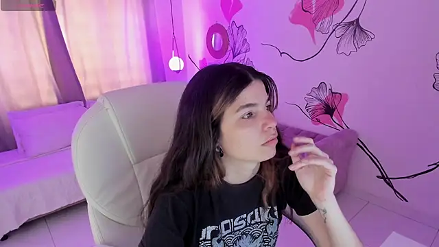 Isabela Fiorelli online show from April 14, 2026, 1:16 pm