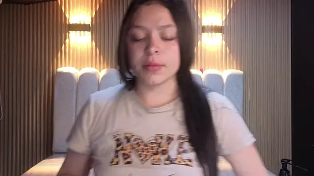 Snapshot of Cute_Angell_ chatting on April 28, 2026, 2:27 am Cute Angell online show from April 28, 2026, 2:27 am