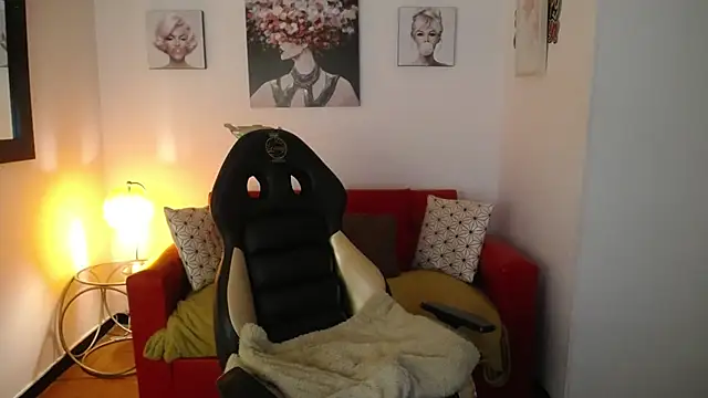 Cute Angell  online show from March 21, 2025, 8:39 am