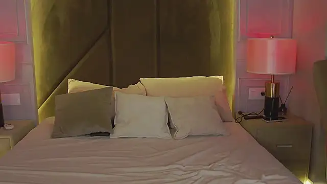 MaeveMoon online show from March 22, 2026, 6:42 pm