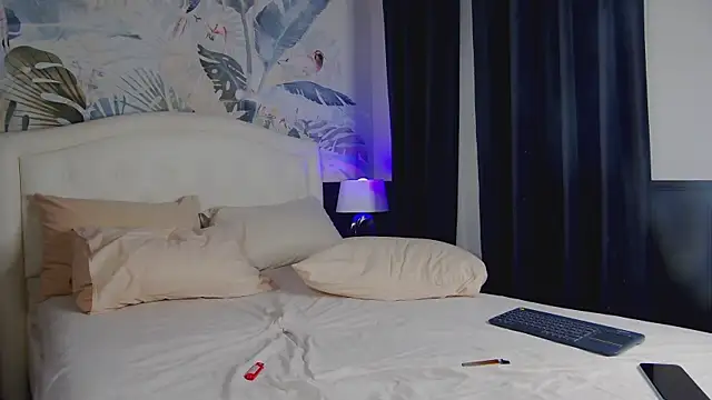 MaeveMoon online show from March 9, 2025, 3:54 am