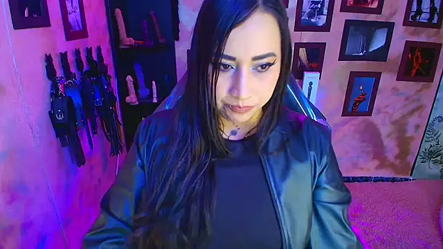 Snapshot of cherryy_bombshelll chatting on January 15, 2026, 4:32 pm cherryy bombshelll online show from January 15, 2026, 4:32 pm