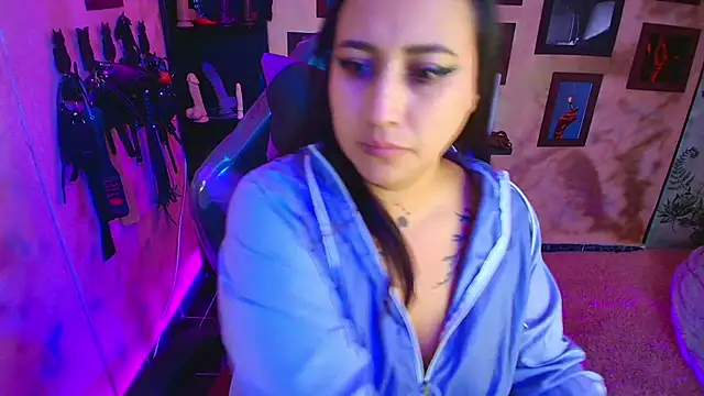 cherryy bombshelll online show from October 29, 2025, 5:56 pm