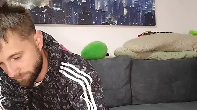 ademandjulia online show from September 24, 2025, 8:26 pm