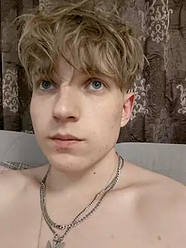 Snapshot of And25bn chatting on November 30, 2025, 11:05 pm And25bn online show from November 30, 2025, 11:05 pm