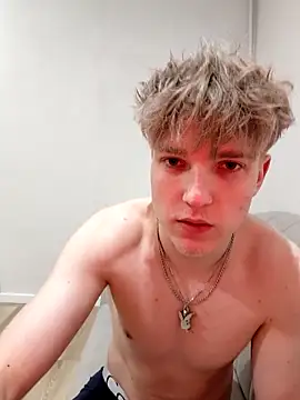 Snapshot of And25bn chatting on February 6, 2026, 8:27 pm And25bn online show from February 6, 2026, 8:27 pm