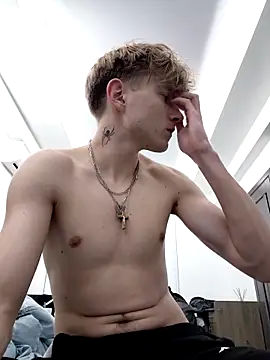 Snapshot of And25bn chatting on December 20, 2025, 11:07 pm And25bn online show from December 20, 2025, 11:07 pm