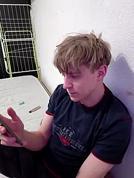 Snapshot of And25bn chatting on March 1, 2026, 11:43 am And25bn online show from March 1, 2026, 11:43 am