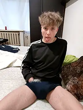 Snapshot of And25bn chatting on April 11, 2026, 4:21 pm And25bn online show from April 11, 2026, 4:21 pm