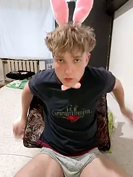 Snapshot of And25bn chatting on April 5, 2026, 4:35 pm And25bn online show from April 5, 2026, 4:35 pm