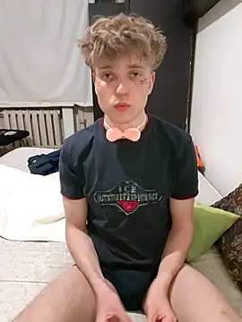 Snapshot of And25bn chatting on April 9, 2026, 9:32 pm And25bn online show from April 9, 2026, 9:32 pm