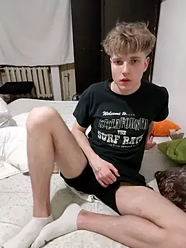 Snapshot of And25bn chatting on March 23, 2026, 9:36 pm And25bn online show from March 23, 2026, 9:36 pm