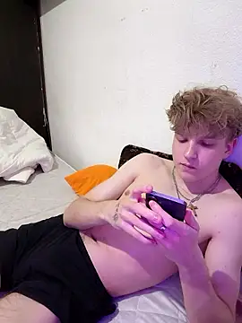 Snapshot of And25bn chatting on March 12, 2026, 11:20 pm And25bn online show from March 12, 2026, 11:20 pm