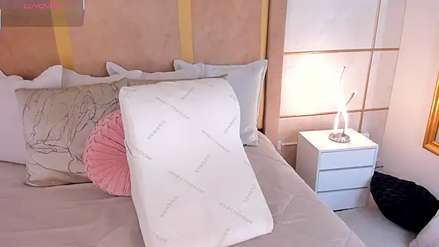 GraceDupont1 online show from November 27, 2025, 11:05 pm