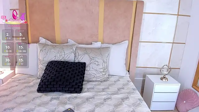 GraceDupont1 online show from October 31, 2025, 11:33 pm