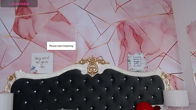 Snapshot of LindaBird chatting on February 16, 2026, 9:24 pm LindaBird online show from February 16, 2026, 9:24 pm