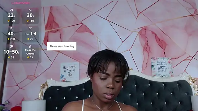 Snapshot of LindaBird chatting on February 22, 2026, 12:29 pm LindaBird online show from February 22, 2026, 12:29 pm